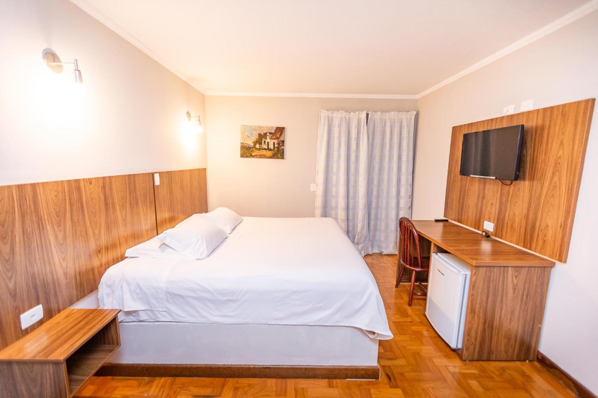 E Com Hidro Lareira E Ar Condicionado Hegus Pensão 3*